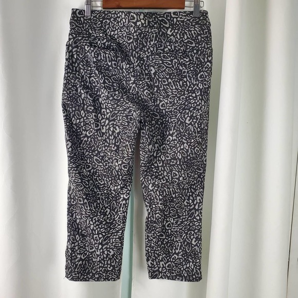 Chico's Capri pants Animal Print black and White Size 0.5 / S - Picture 2 of 5
